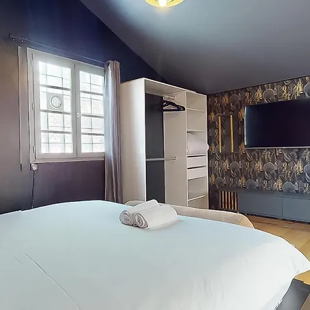 Апартаменты Loft Unique Au Design Contemporain Сюрен