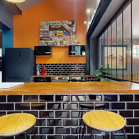 Loft Unique Au Design Contemporain Сюрен